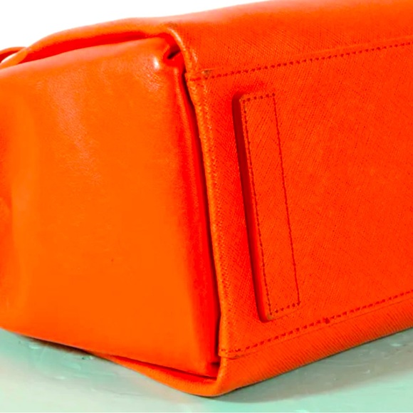 MCM Leather Cross Shoulder Bag Authentic + Dust Bag 🌹❤️🌹 - Picture 8 of 11